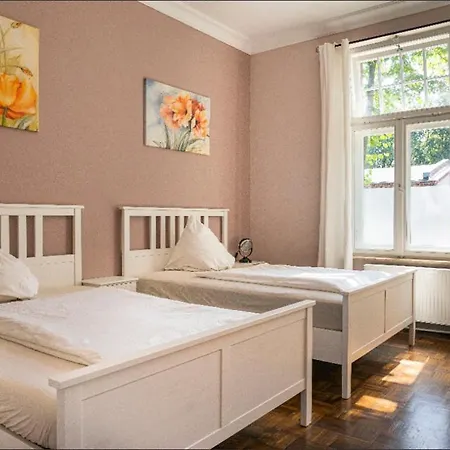 Townhouse Berlin-weissensee - Rueckzugsort Fuer Inspiration Und Entspannung